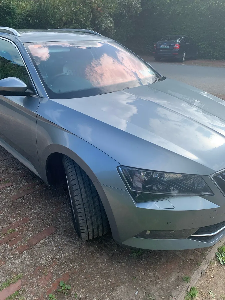 Skoda Superb estate Ex Sel 190ps - Image 2
