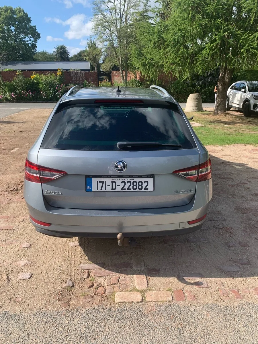 Skoda Superb estate Ex Sel 190ps - Image 3