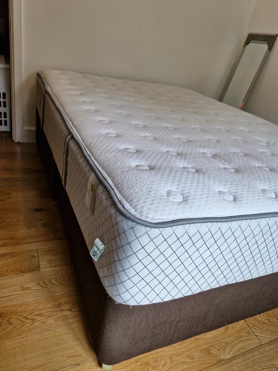 King size orthopedic Mattress & Divan base bed. - Image 3