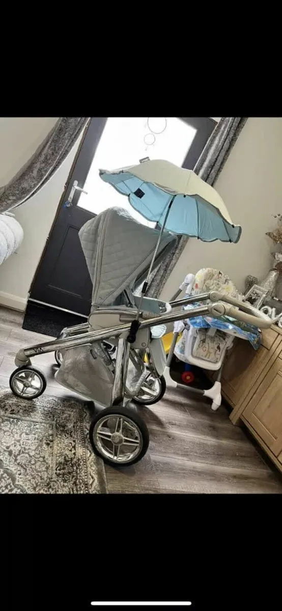pushchair - Image 1
