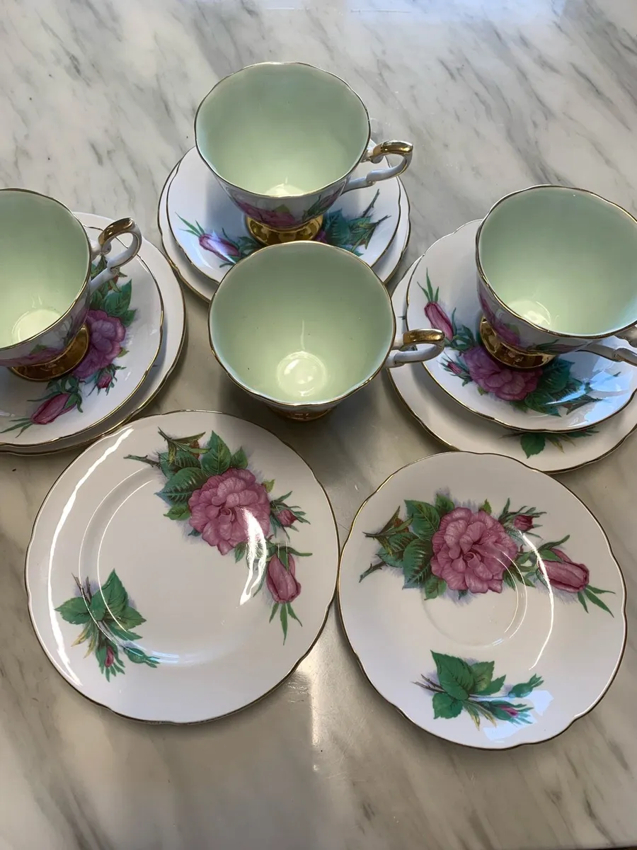 Paragon fine bone china six famous roses - Image 1