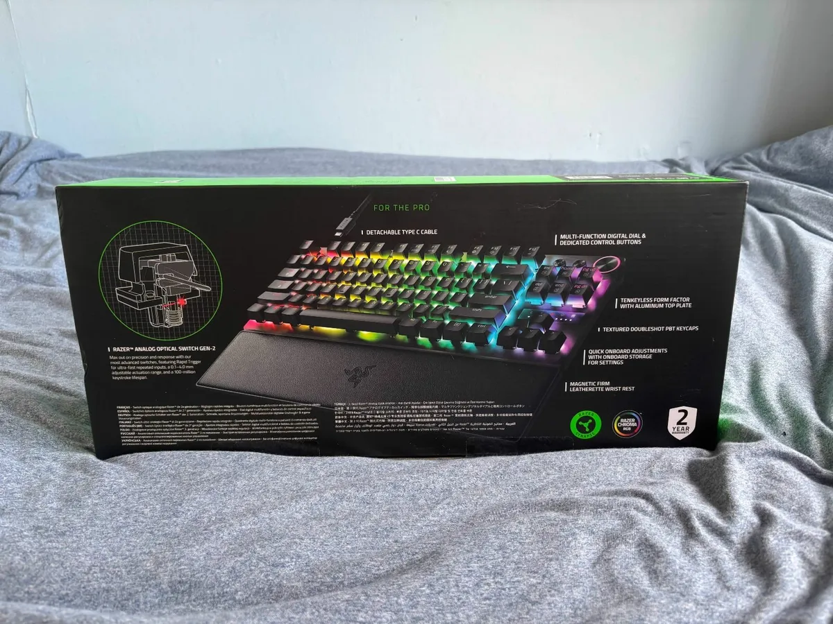 Razer Huntsman V3 Pro TKL Gaming Keyboard Unopened - Image 4