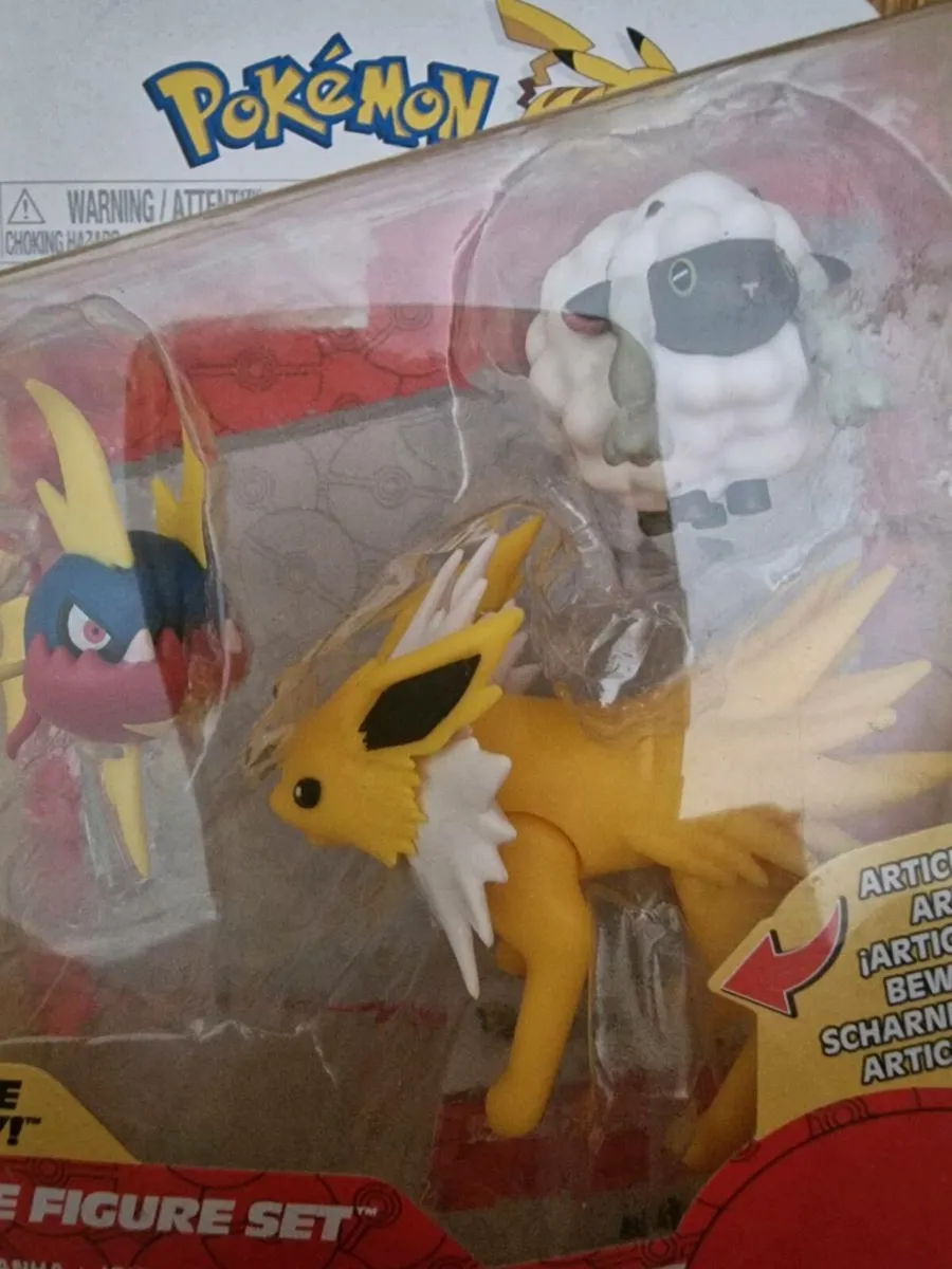 Pokémon Battle Figure 3-Pack (Jolteon, Carvanha, W - Image 2