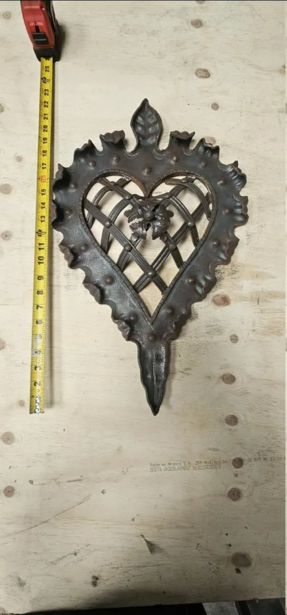 Heart Cast Iron FENCE PANEL - Image 1