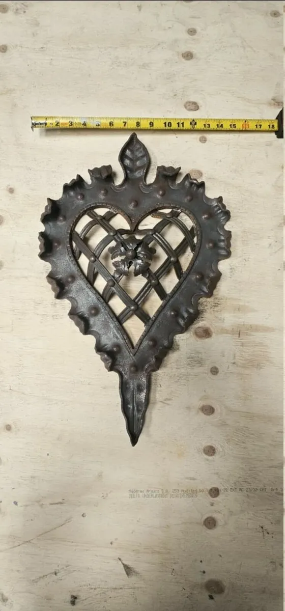 Heart Cast Iron FENCE PANEL - Image 2