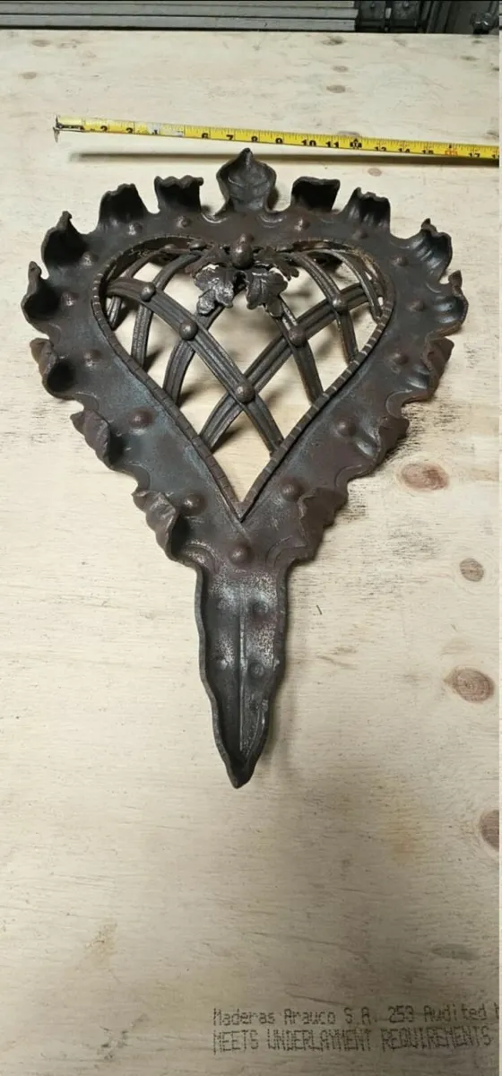 Heart Cast Iron FENCE PANEL - Image 3