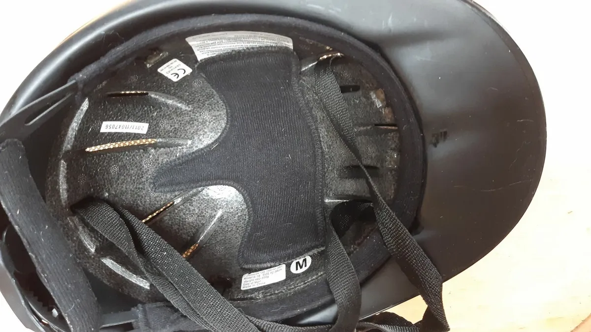 Riding hat - Image 3
