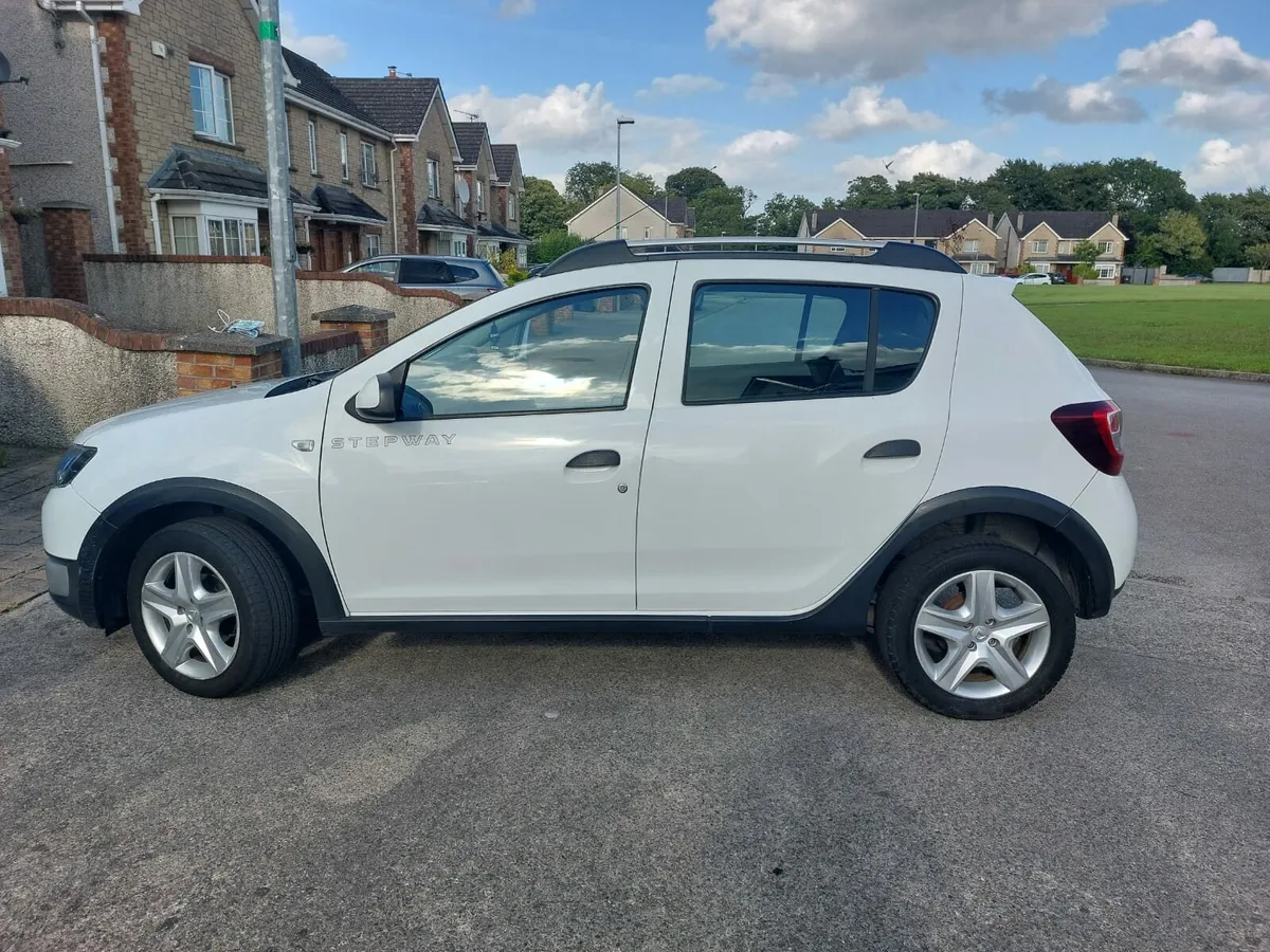 Car - Image 3