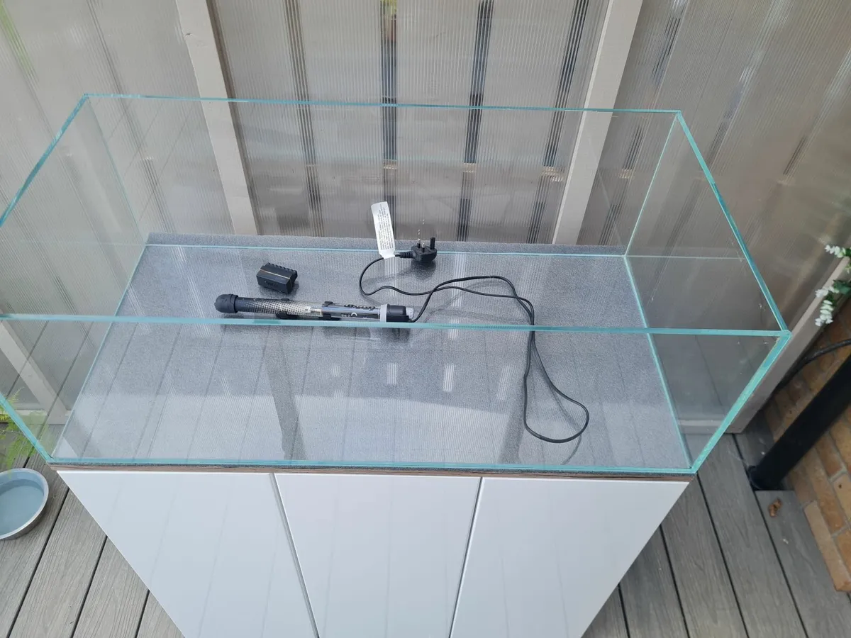 Fish tank - Image 4