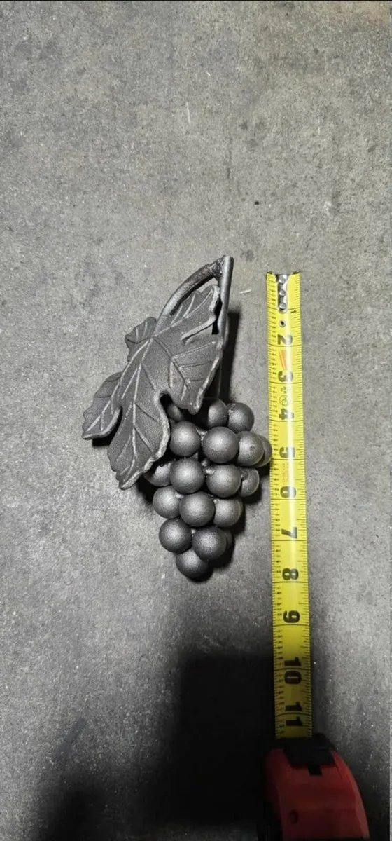 Grape Cast Iron FENCE PANEL - Image 1
