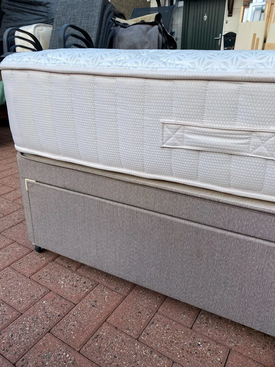 Single bed with mattress - Image 4