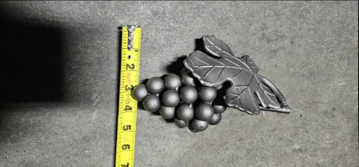 Grape Cast Iron FENCE PANEL - Image 3