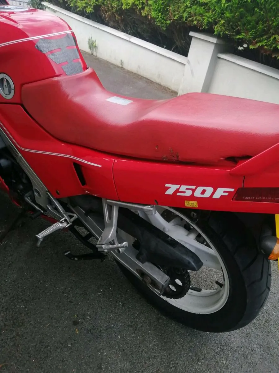 1989 honda vfr750, full test - Image 4