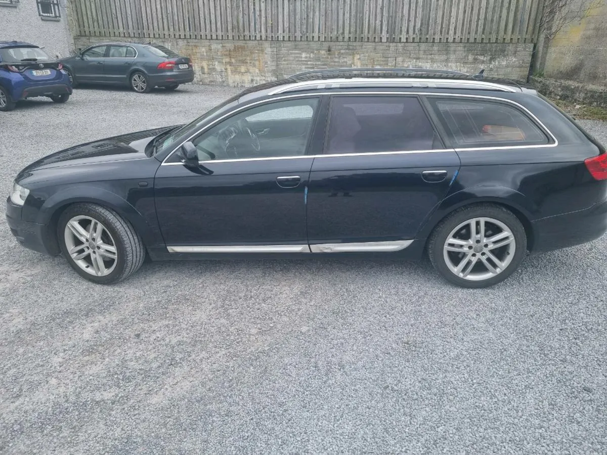 Audi A6 Allroad  ( Crew Cab) 5 seats - Image 4