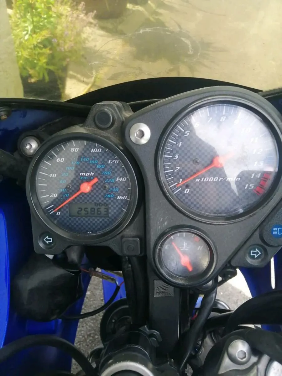2002 honda cb 600 hornet S - Image 4