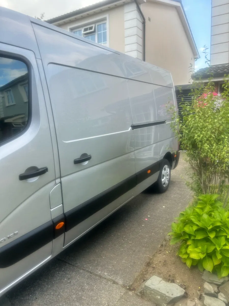 Renault master Van 2016 not add Blue no vat - Image 1