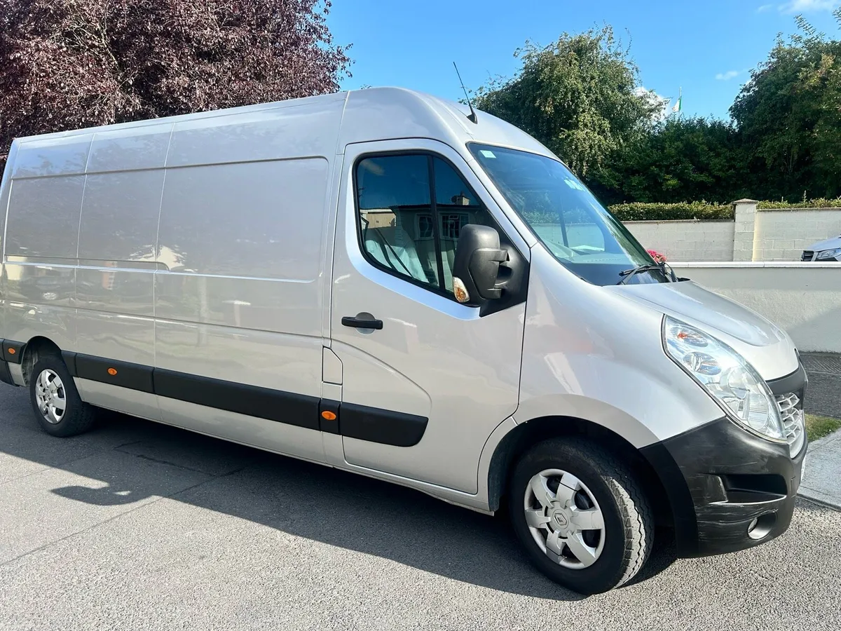 Renault master Van 2016 not add Blue no vat - Image 2