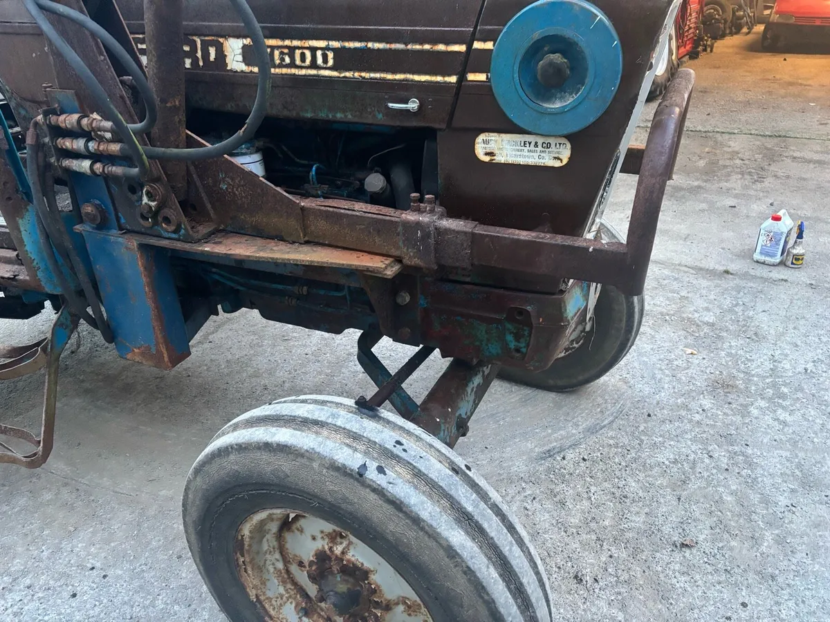 Ford 7600 for breaking - Image 4