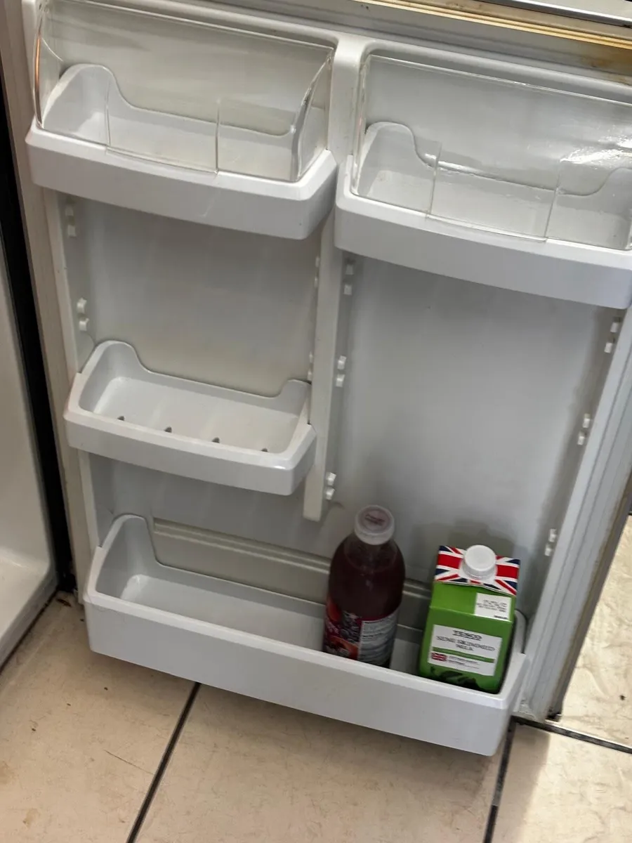 Beko Undercounter fridge - Image 3