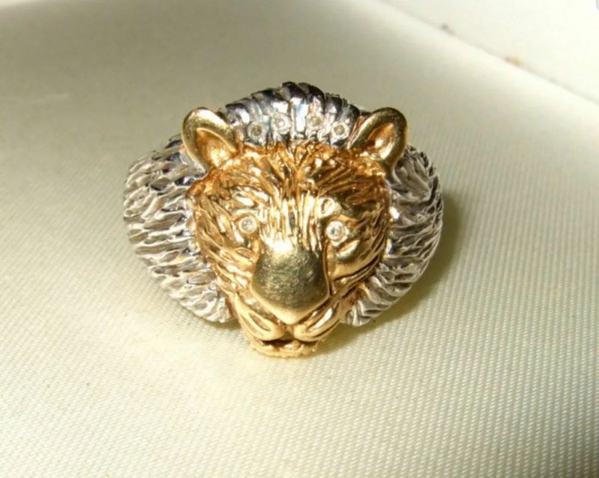 Vintage Hallmarked 9K Gold/Diamond 'Lion' Ring - Image 1