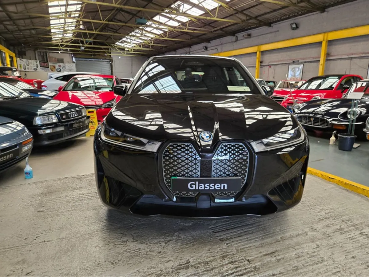 BMW IX Xdrive40 M Sport// Stunning Car// Fully Lo - Image 1