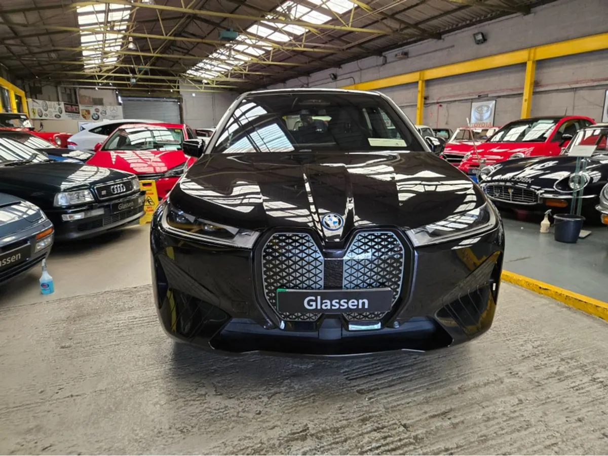 BMW IX Xdrive40 M Sport// Stunning Car// Fully Lo - Image 2