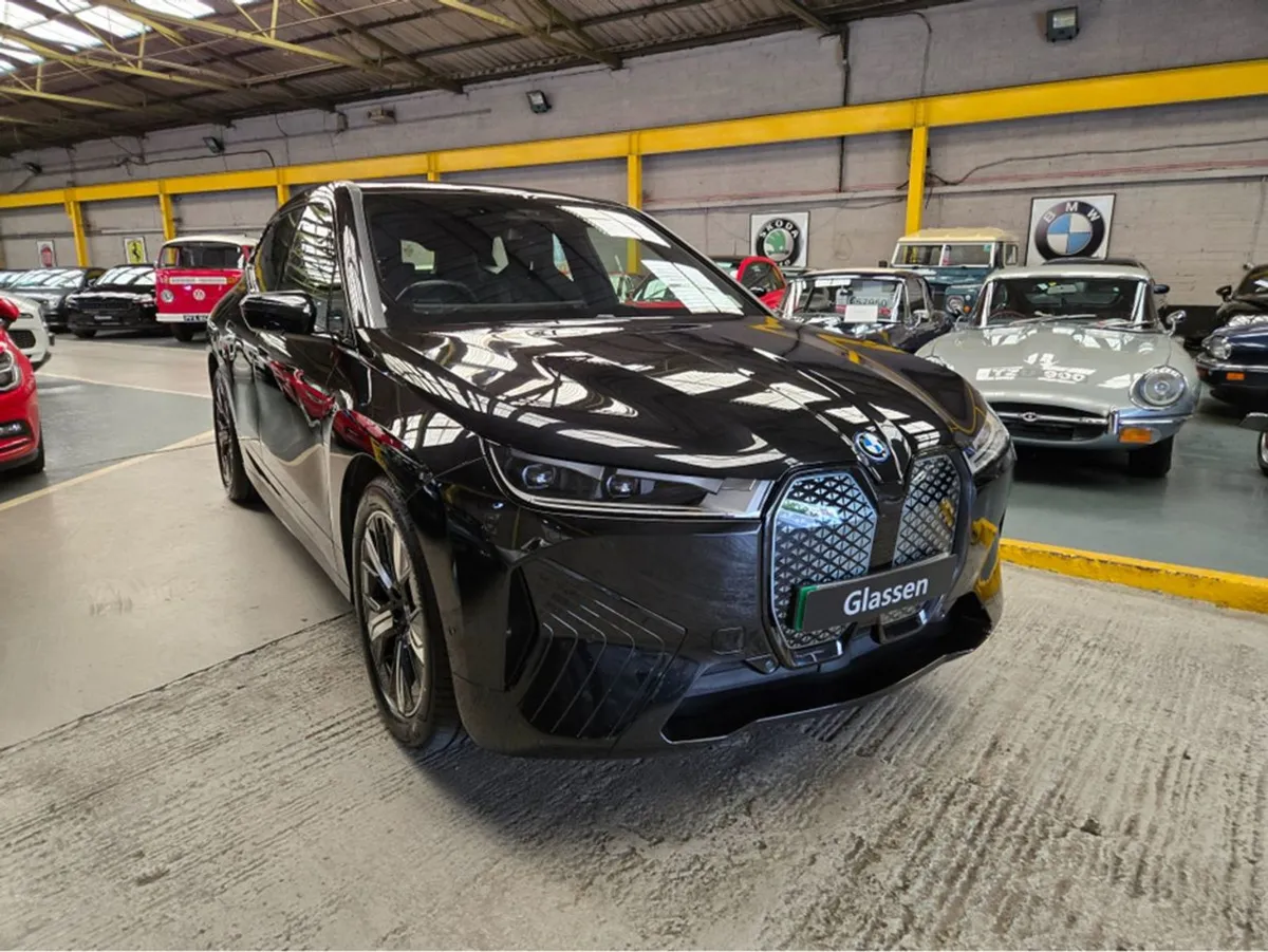 BMW IX Xdrive40 M Sport// Stunning Car// Fully Lo - Image 4