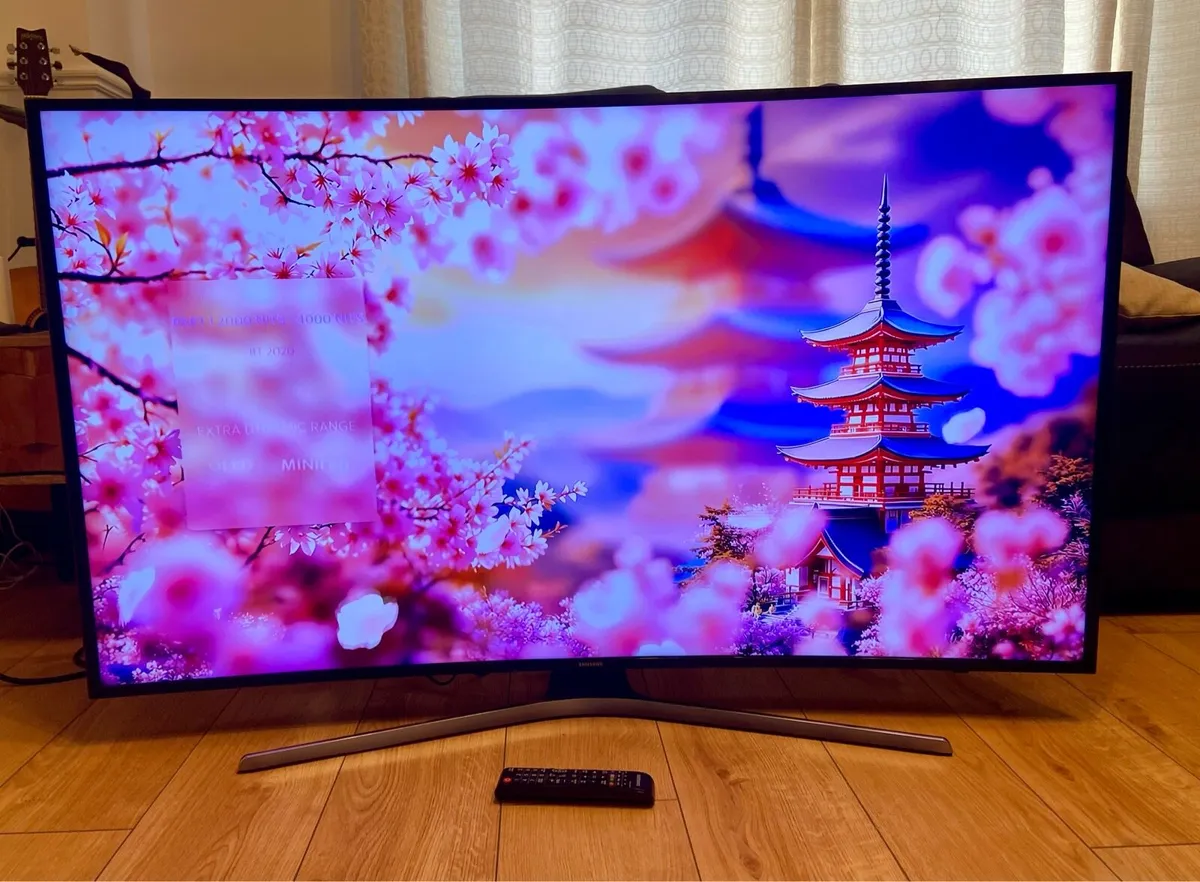 Samsung 55” 4K curved Smart TV - Image 3
