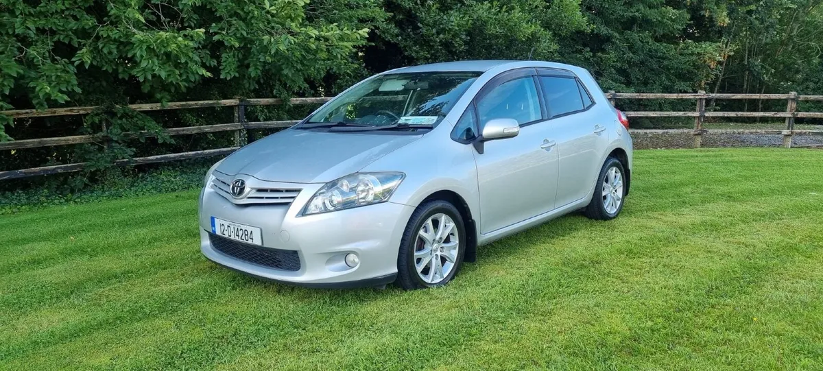 12 Toyota Auris 1.4 D4D Automatic Low KMS - Image 1