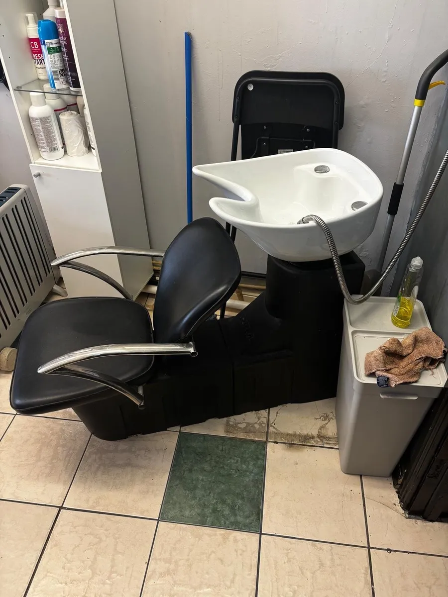 Rem hair wash back sink - Image 2