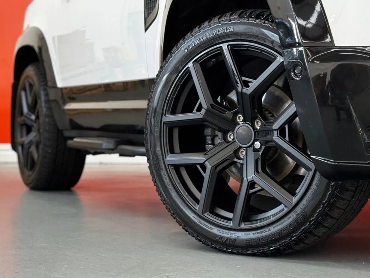 Land Rover Defender Hard TOP SE D Mhev A  66 - Image 2