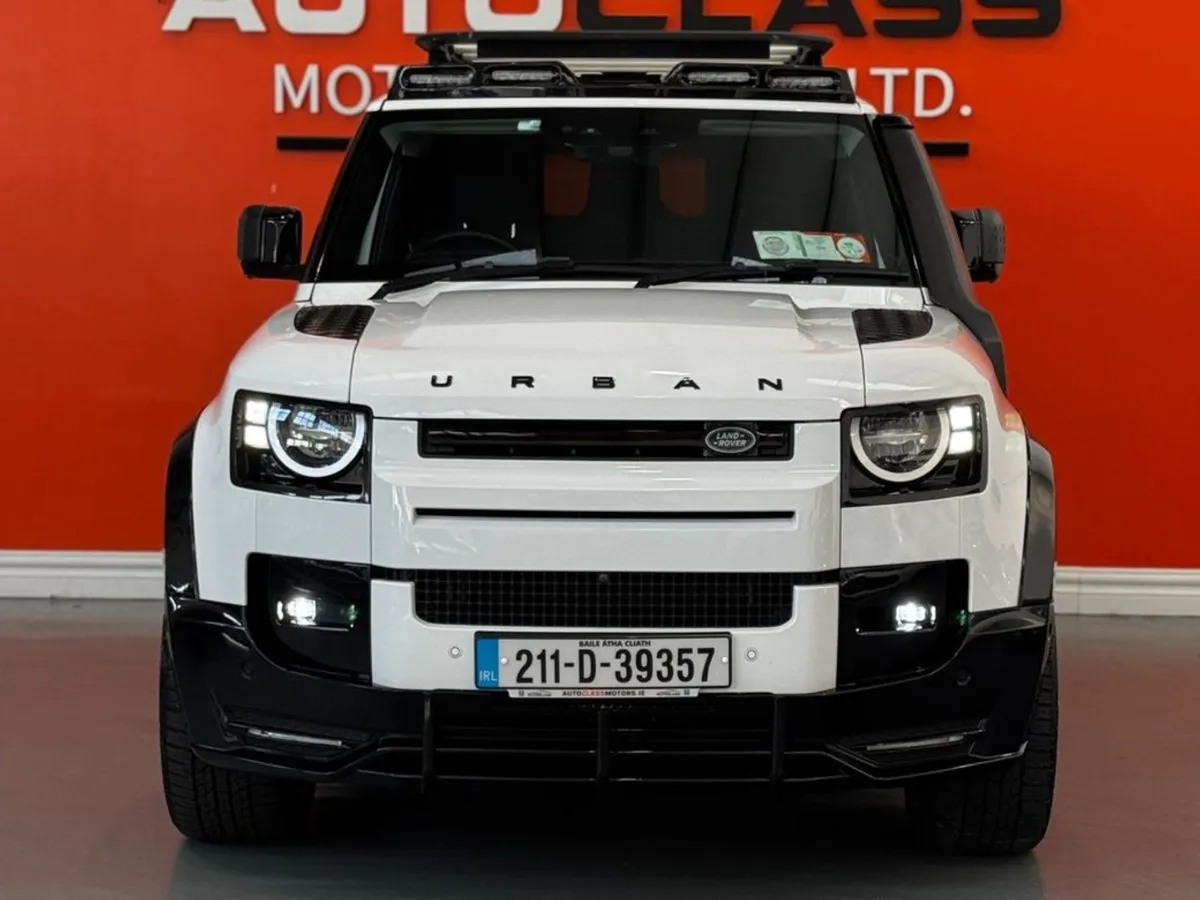 Land Rover Defender Hard TOP SE D Mhev A  66 - Image 3