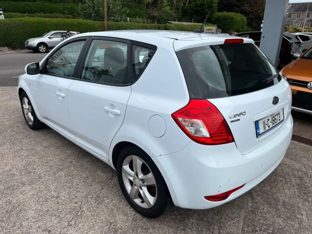 Kia Ceed 1.4 Vr-7 5DR - Image 4