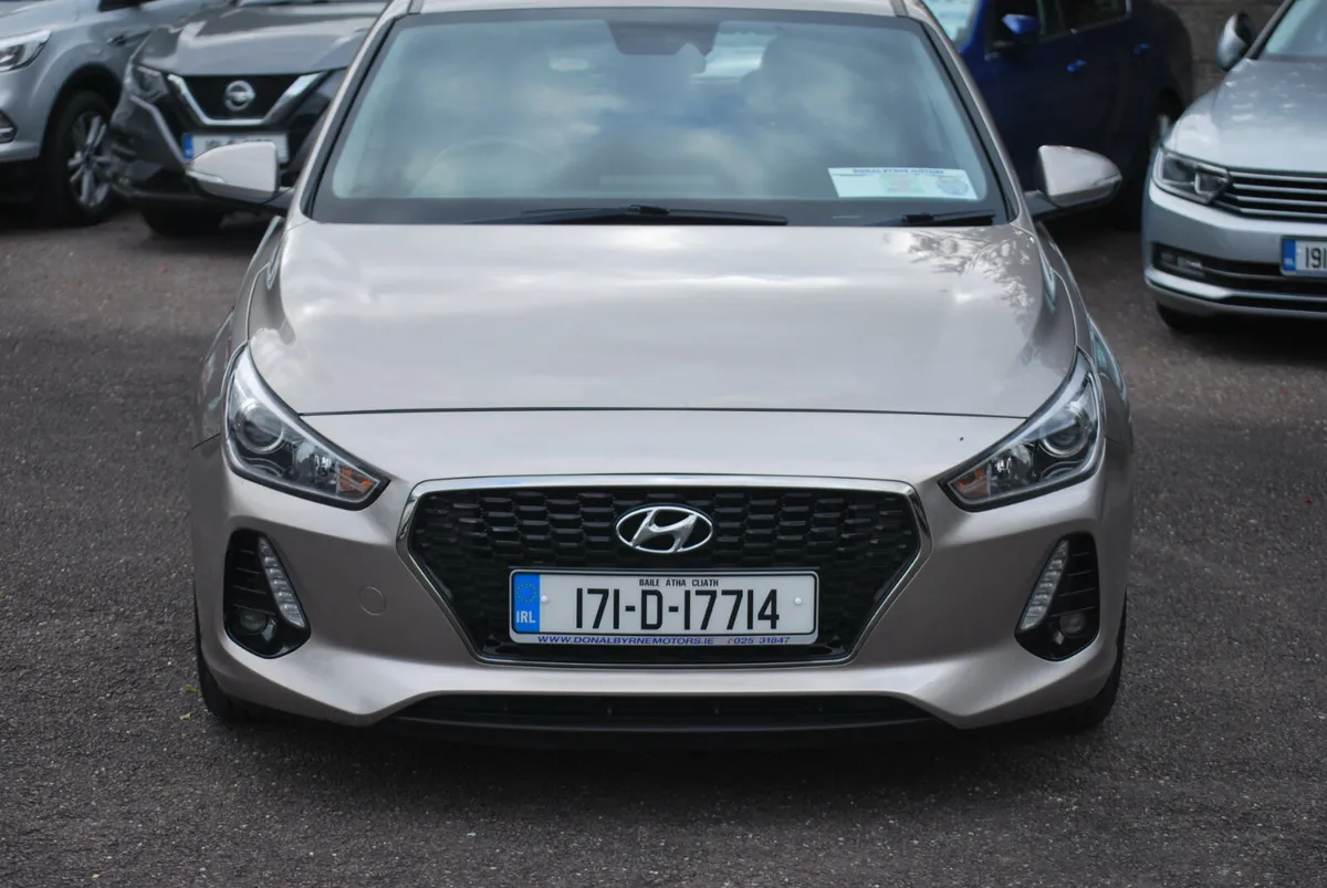 Hyundai i30 2017 Deluxe 1.6 Diesel - Image 2