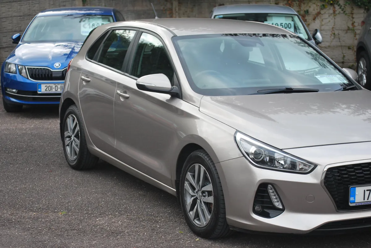 Hyundai i30 2017 Deluxe 1.6 Diesel - Image 3