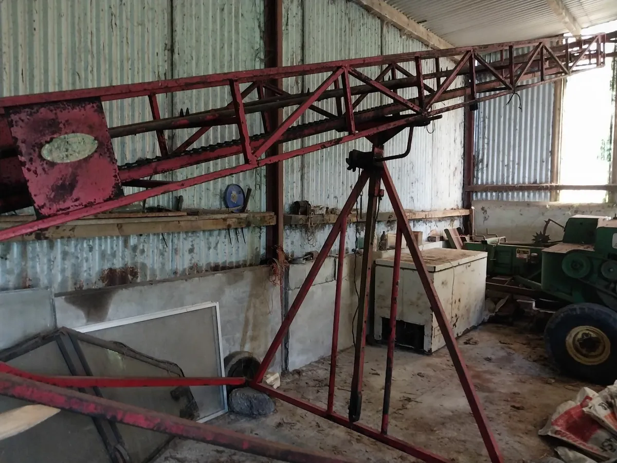 Bale elevator - Image 1