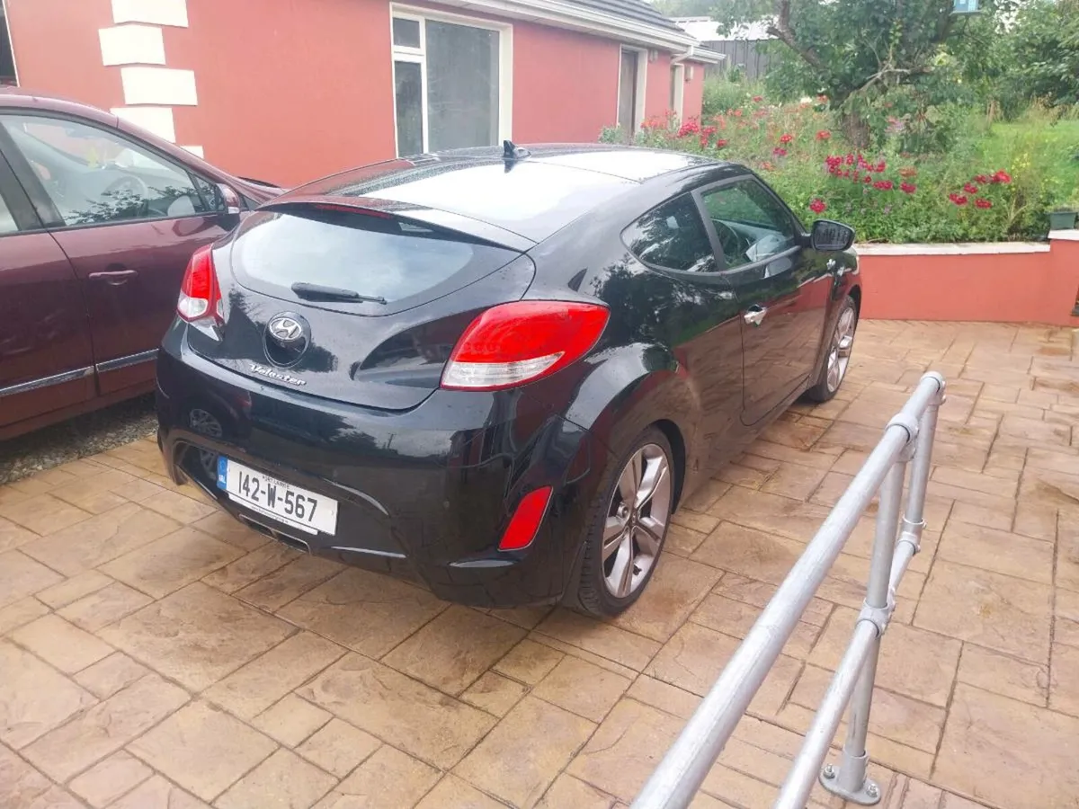 Hyundai Veloster - Image 3