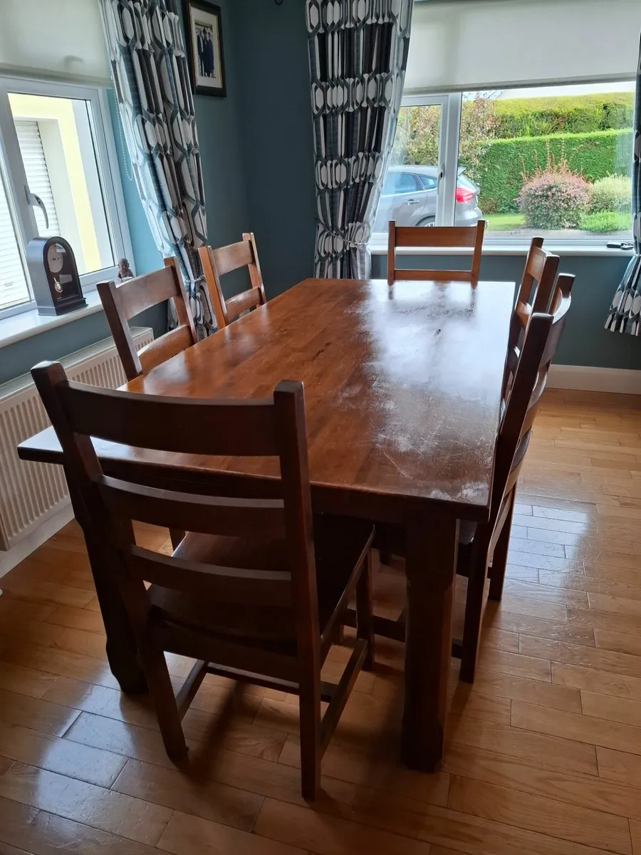 Dining room table and chairs - Image 1