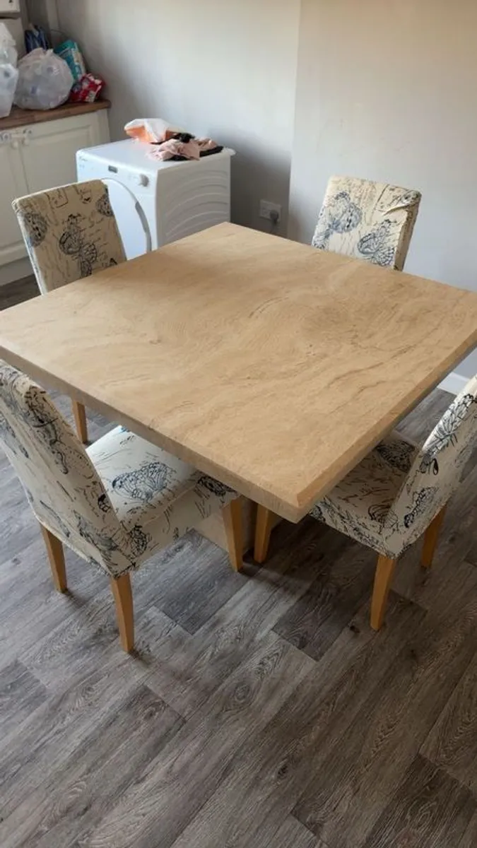 kitchen table and chairs set - Image 1