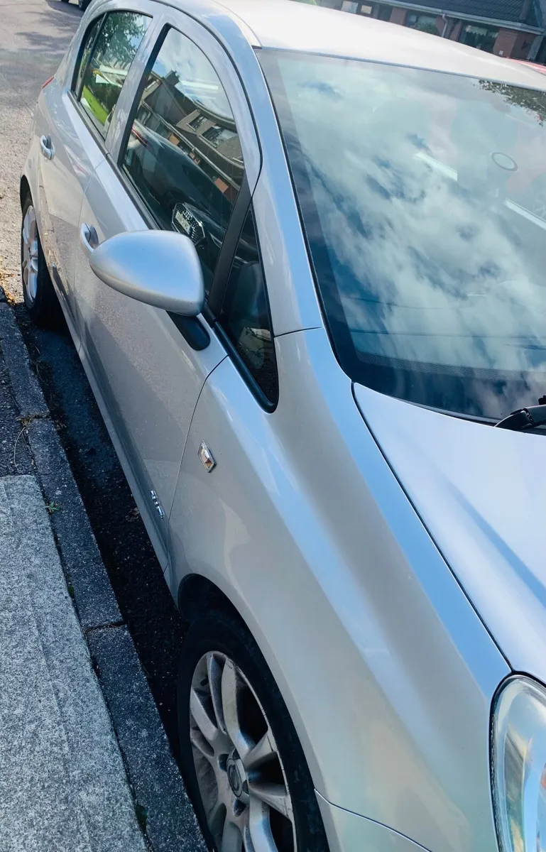 Opel Corsa 2010 - Image 3