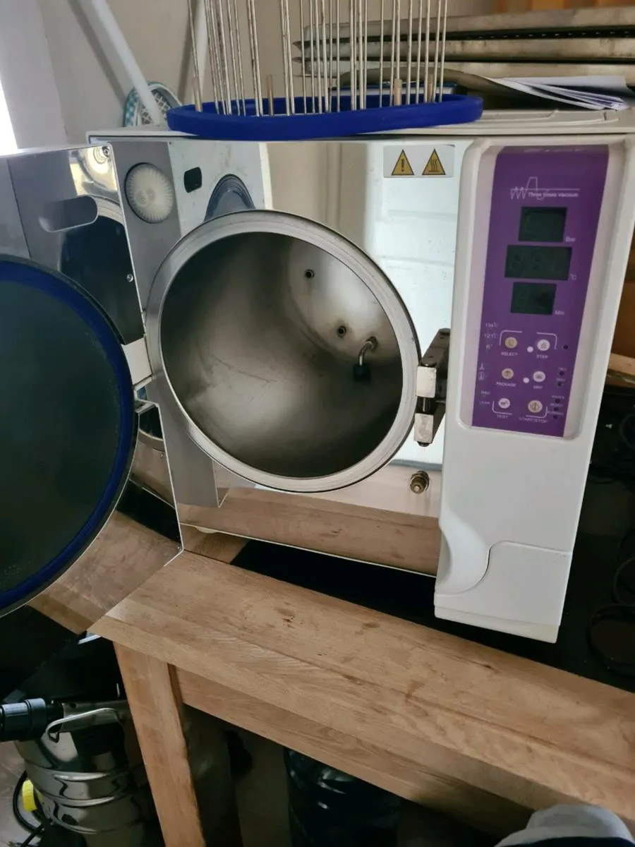 Autoclave - Image 2