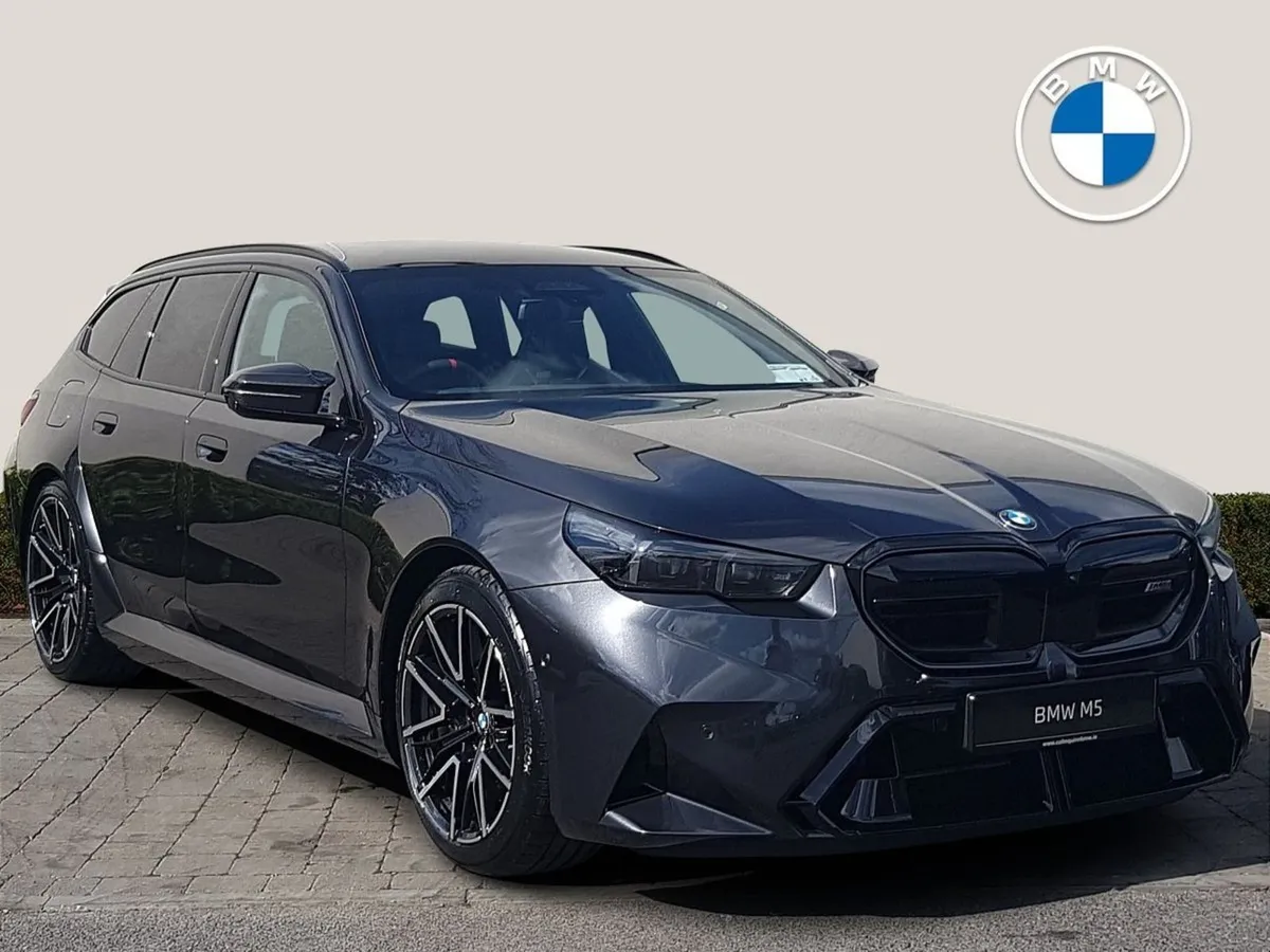 BMW M5 Touring - Image 1