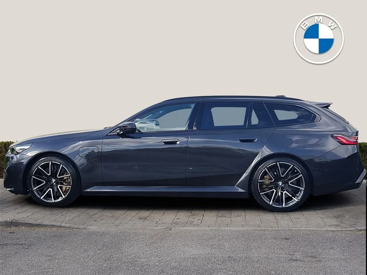 BMW M5 Touring - Image 3