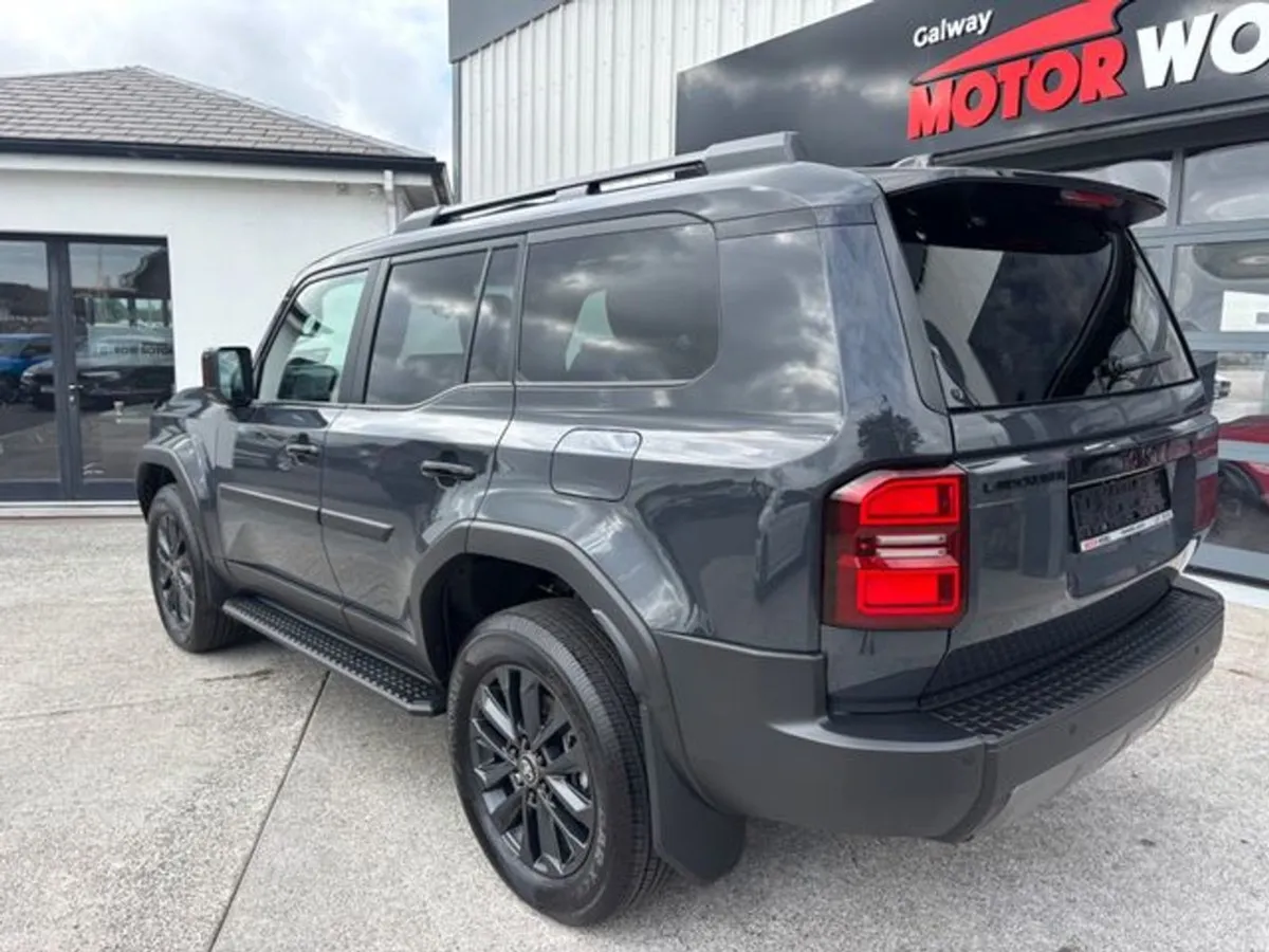 Toyota Landcruiser 2.8d Invincible Auto 4WD 10 Ye - Image 2