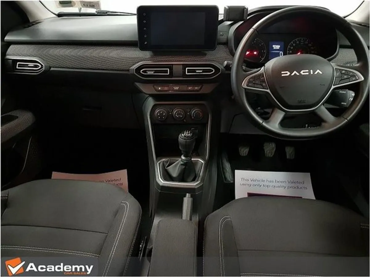 Dacia Sandero Expression TCE 90 5SP NBI 5DR - Image 2