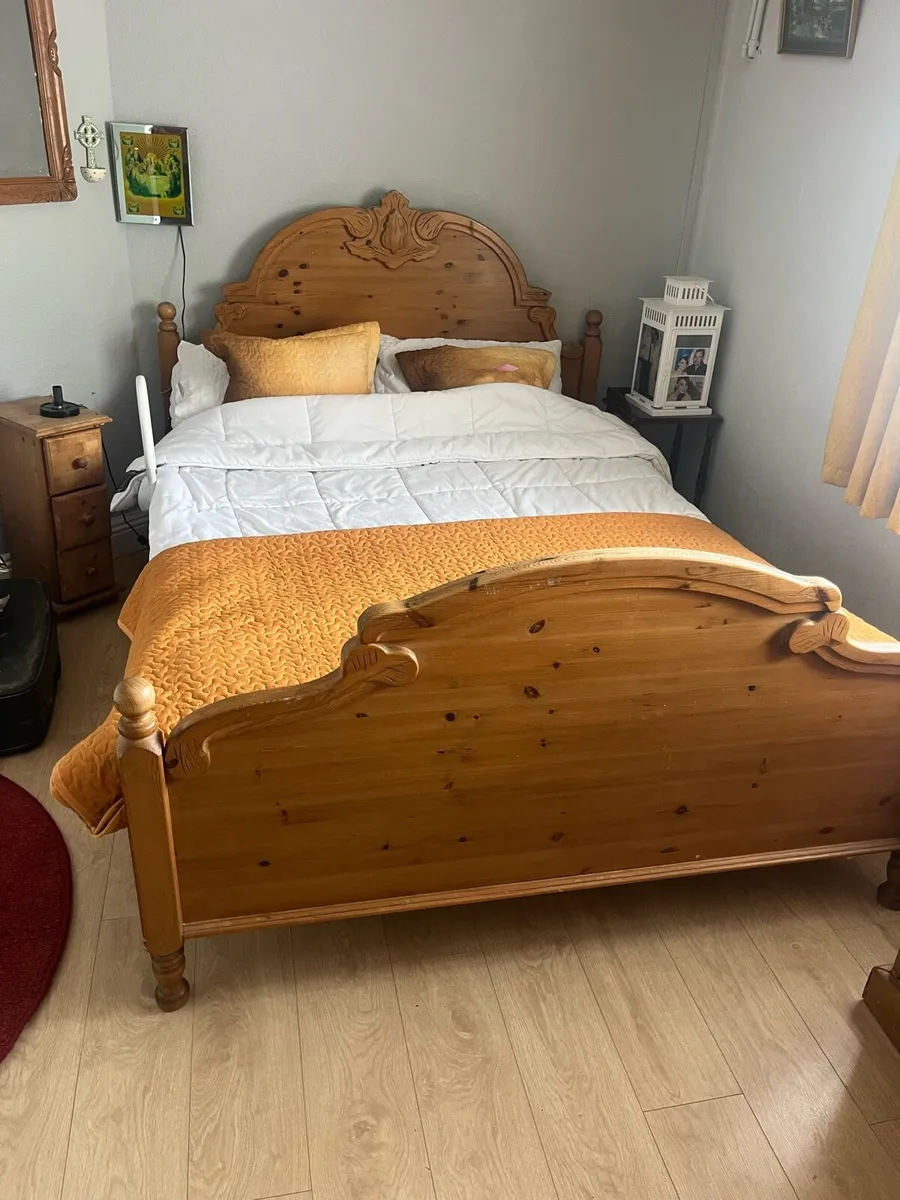 Pine bedroom set - Image 2
