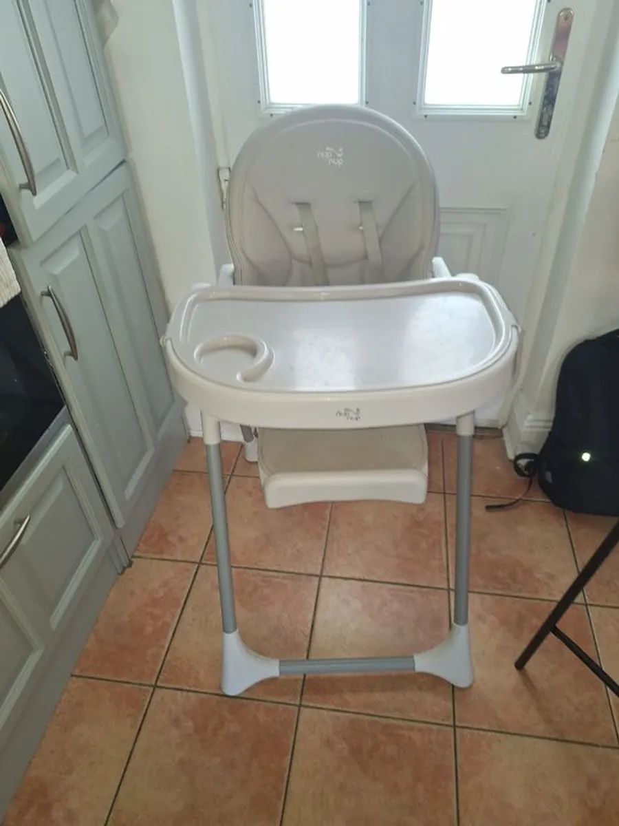 High chair - Image 1