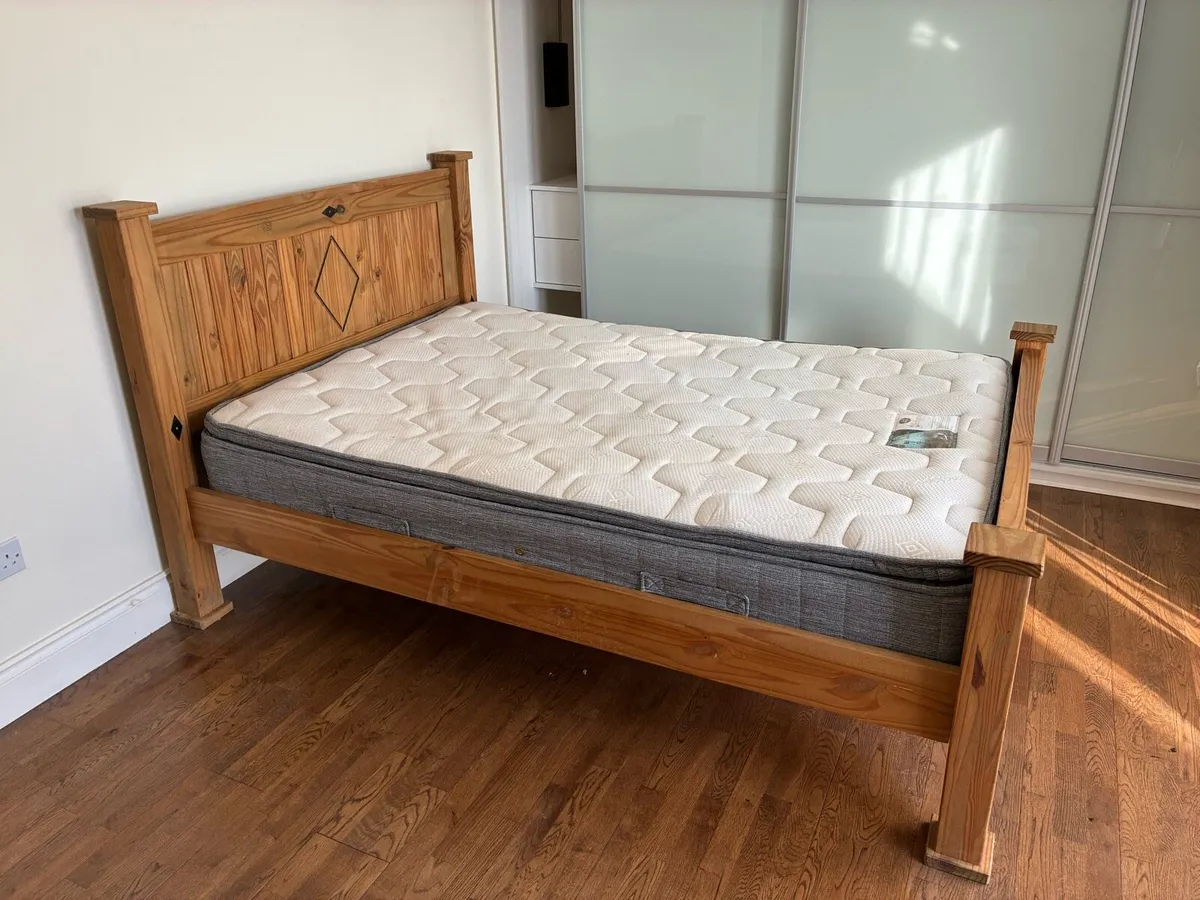 Double bed - Image 1
