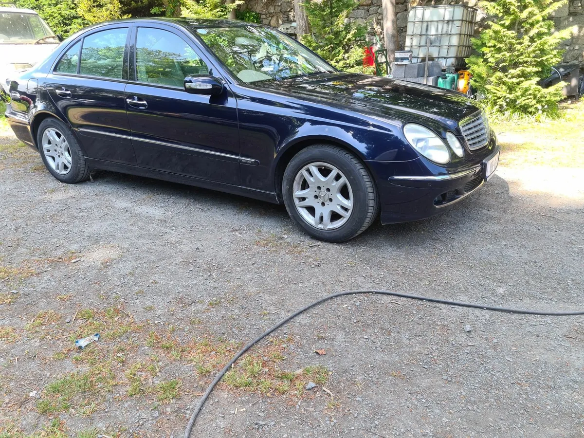Mercedes - Image 2