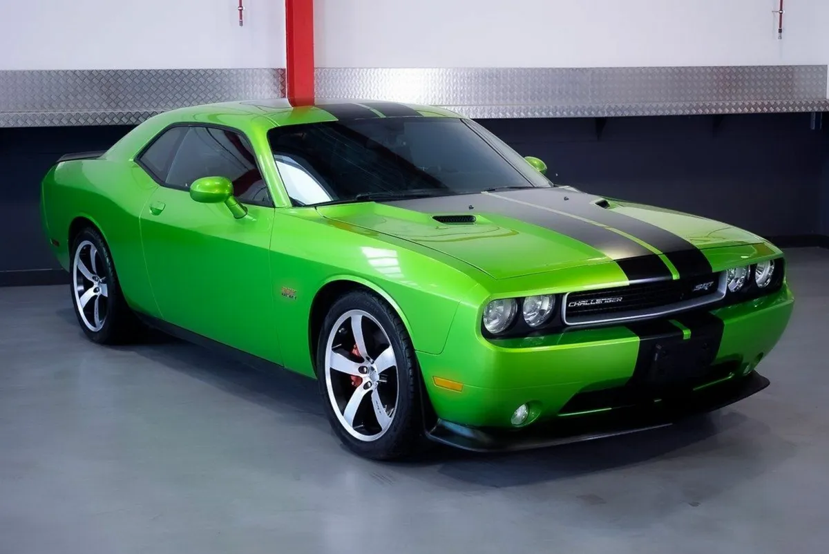 Dodge Challenger SRT8 2011 - Image 1